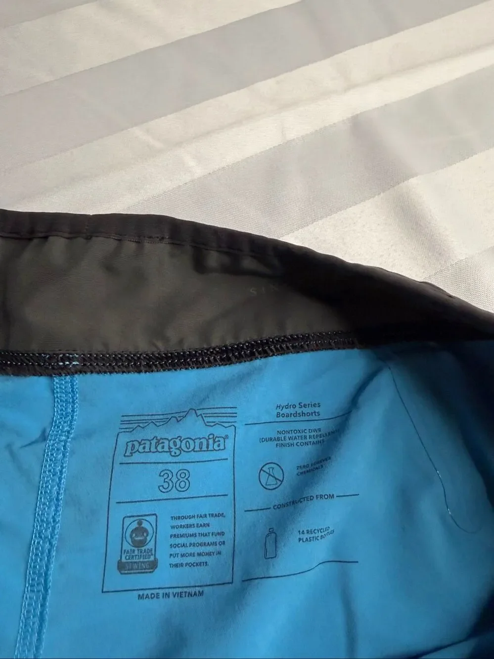 Patagonia Men’s Hydrolock Blue Board Shorts Swim Trunks Size 38